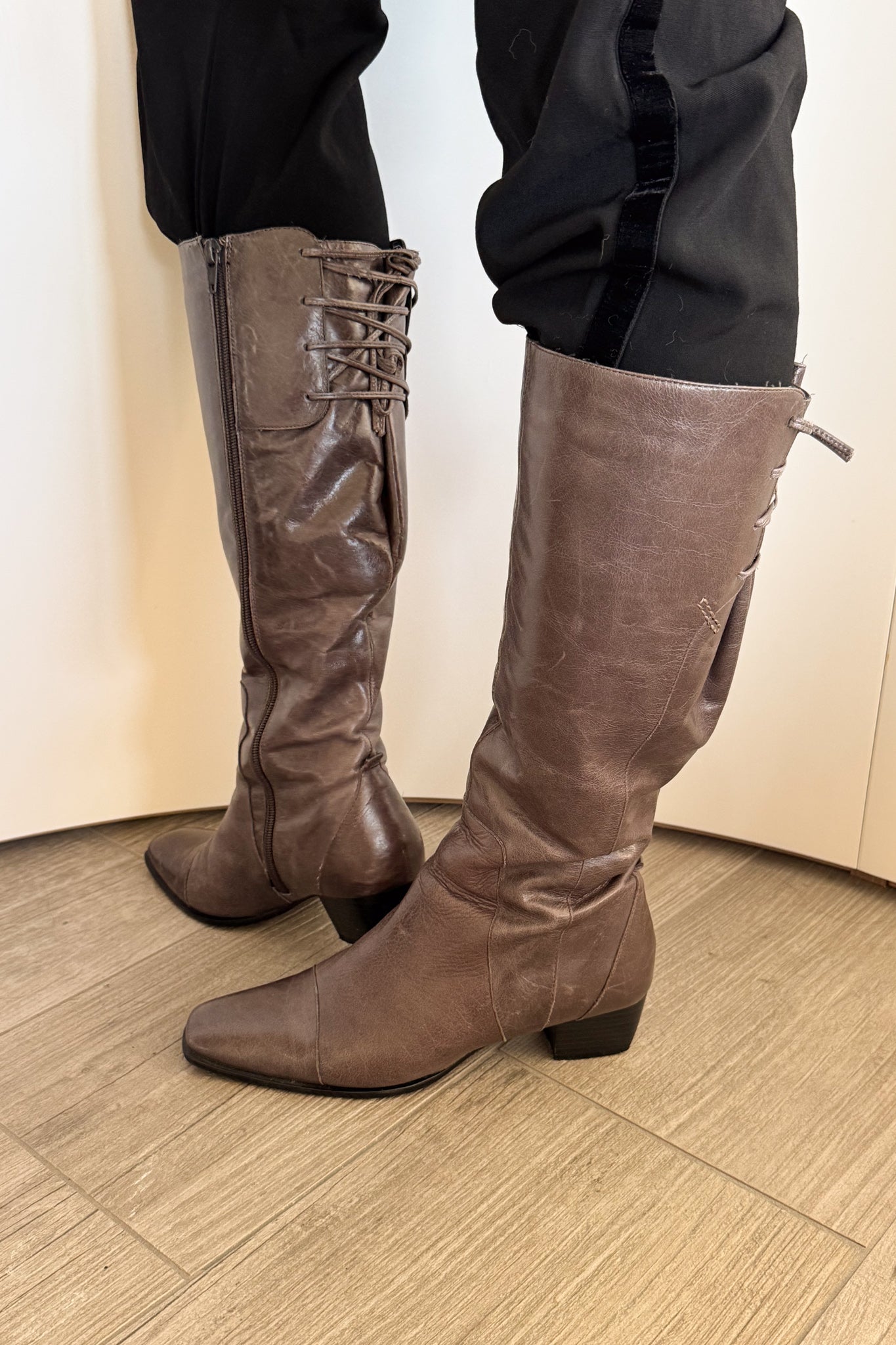 Vintage slouchy Italian leather boots