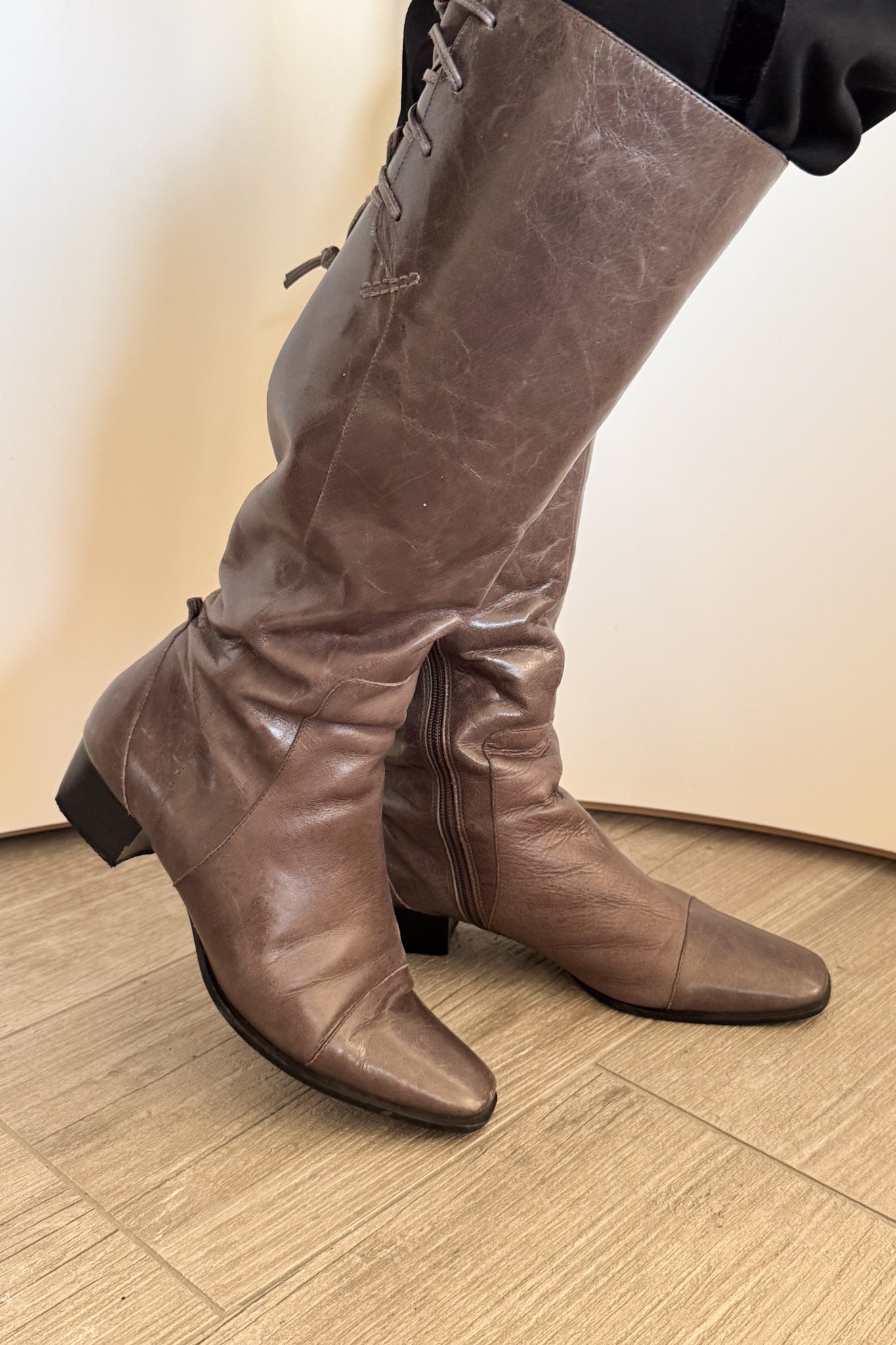 Vintage slouchy Italian leather boots