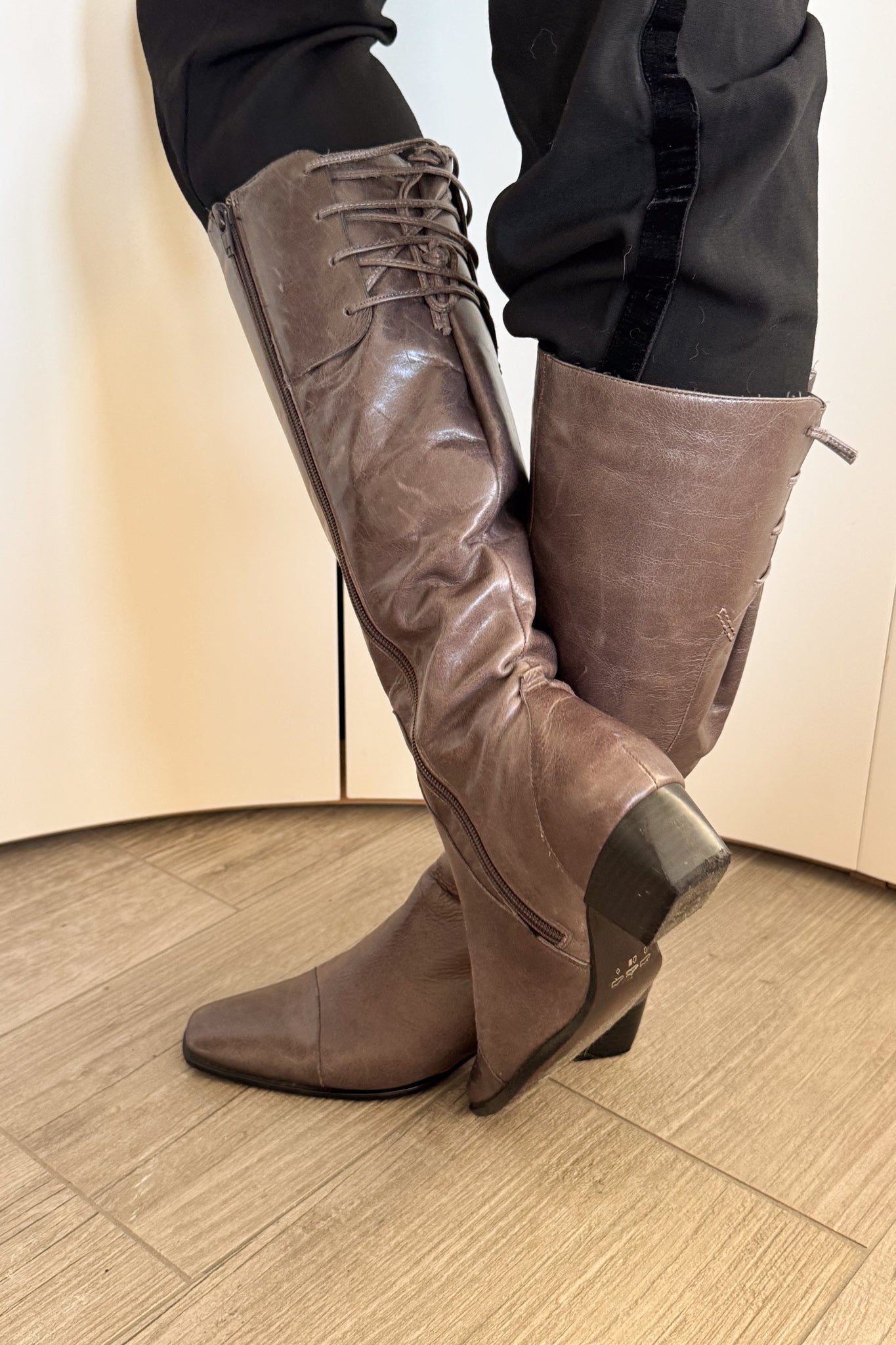 Vintage slouchy Italian leather boots